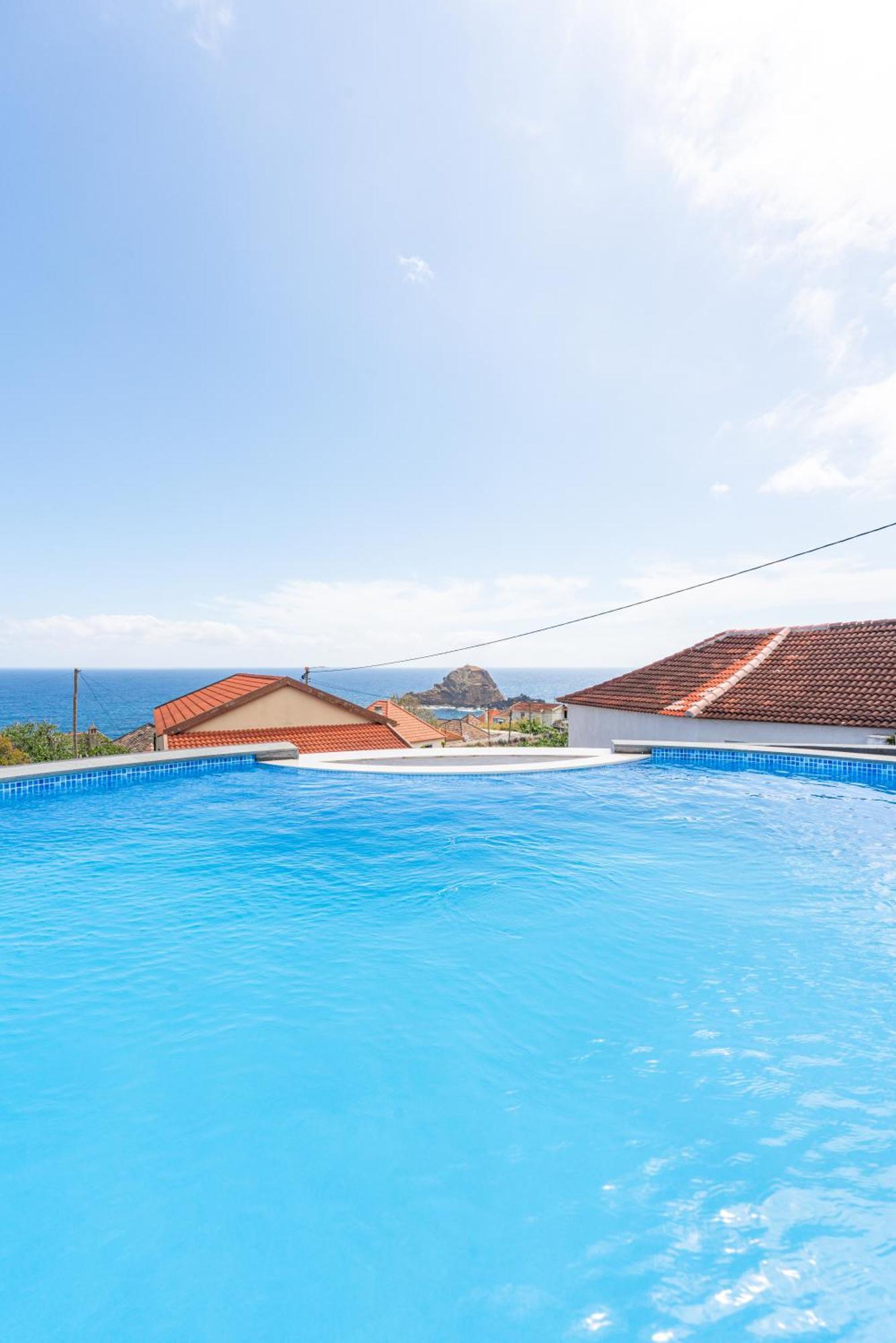 Lighthouse View- Pool Villa Porto Moniz Exterior photo