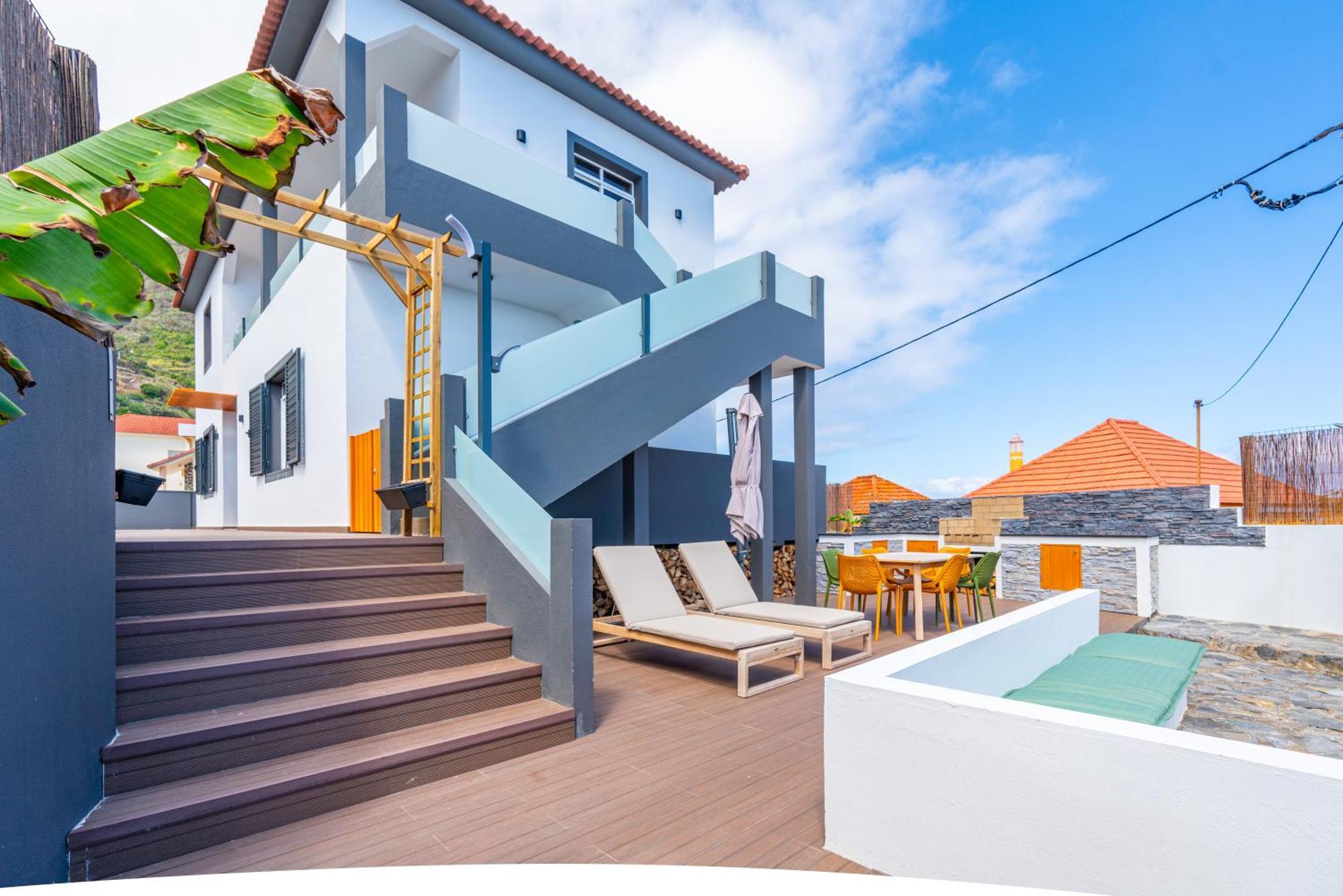 Lighthouse View- Pool Villa Porto Moniz Exterior photo